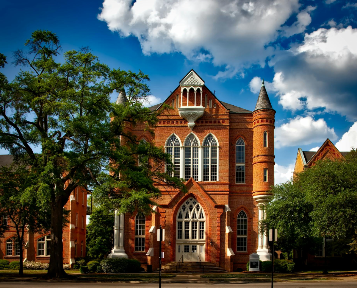 Harvard University. Image via Pexels.